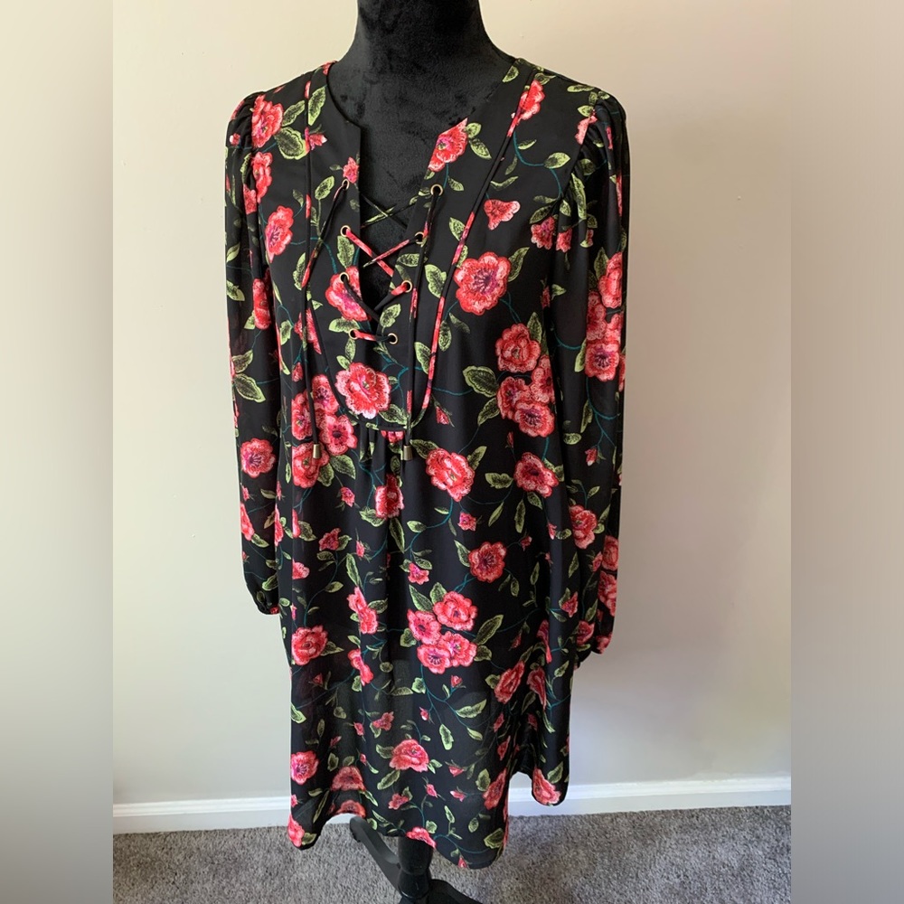NEW Emma & Michele Long Sleeve Black Red Floral Shift Shirt Dress Size Small